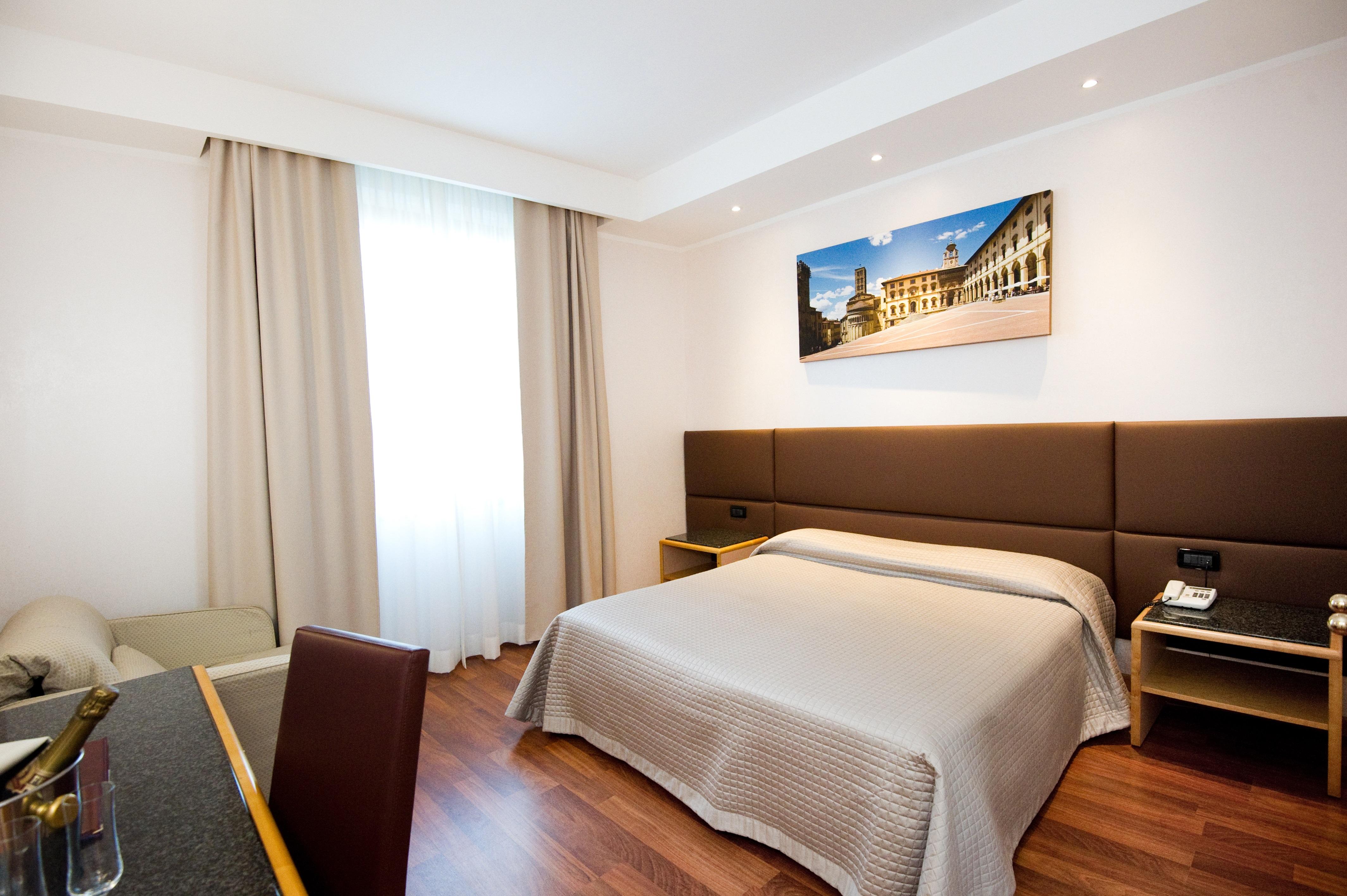 Hotel Minerva Arezzo Bagian luar foto