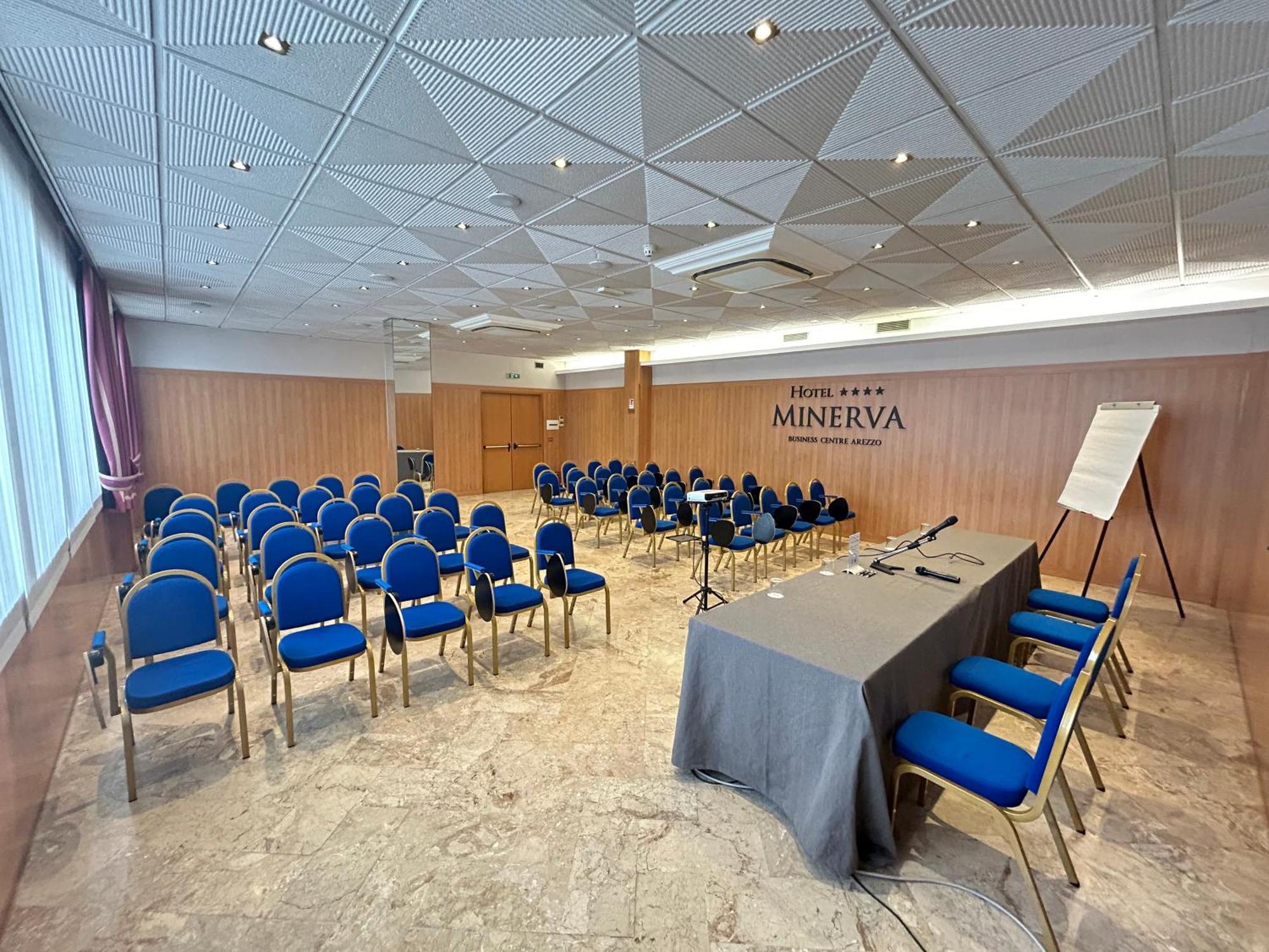 Hotel Minerva Arezzo Bagian luar foto