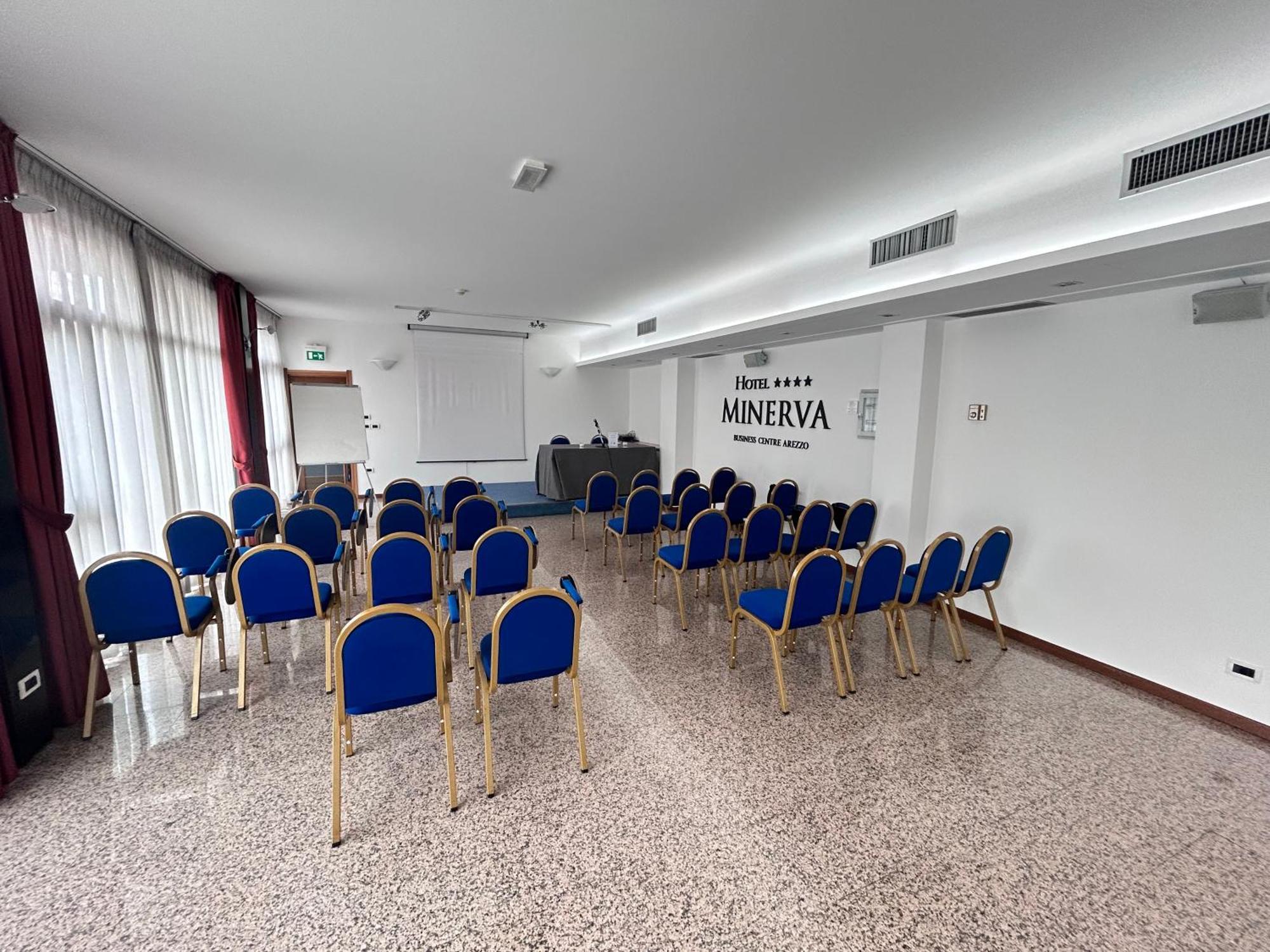 Hotel Minerva Arezzo Bagian luar foto