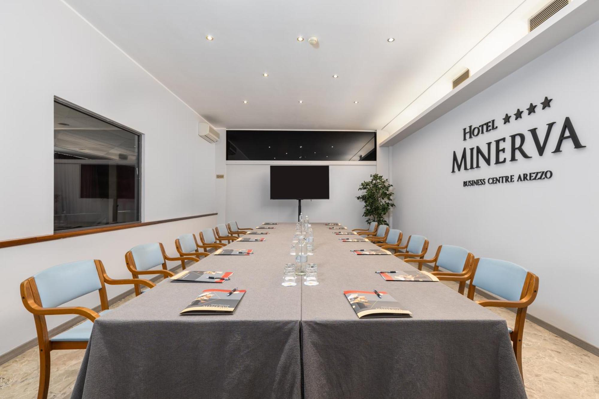 Hotel Minerva Arezzo Bagian luar foto