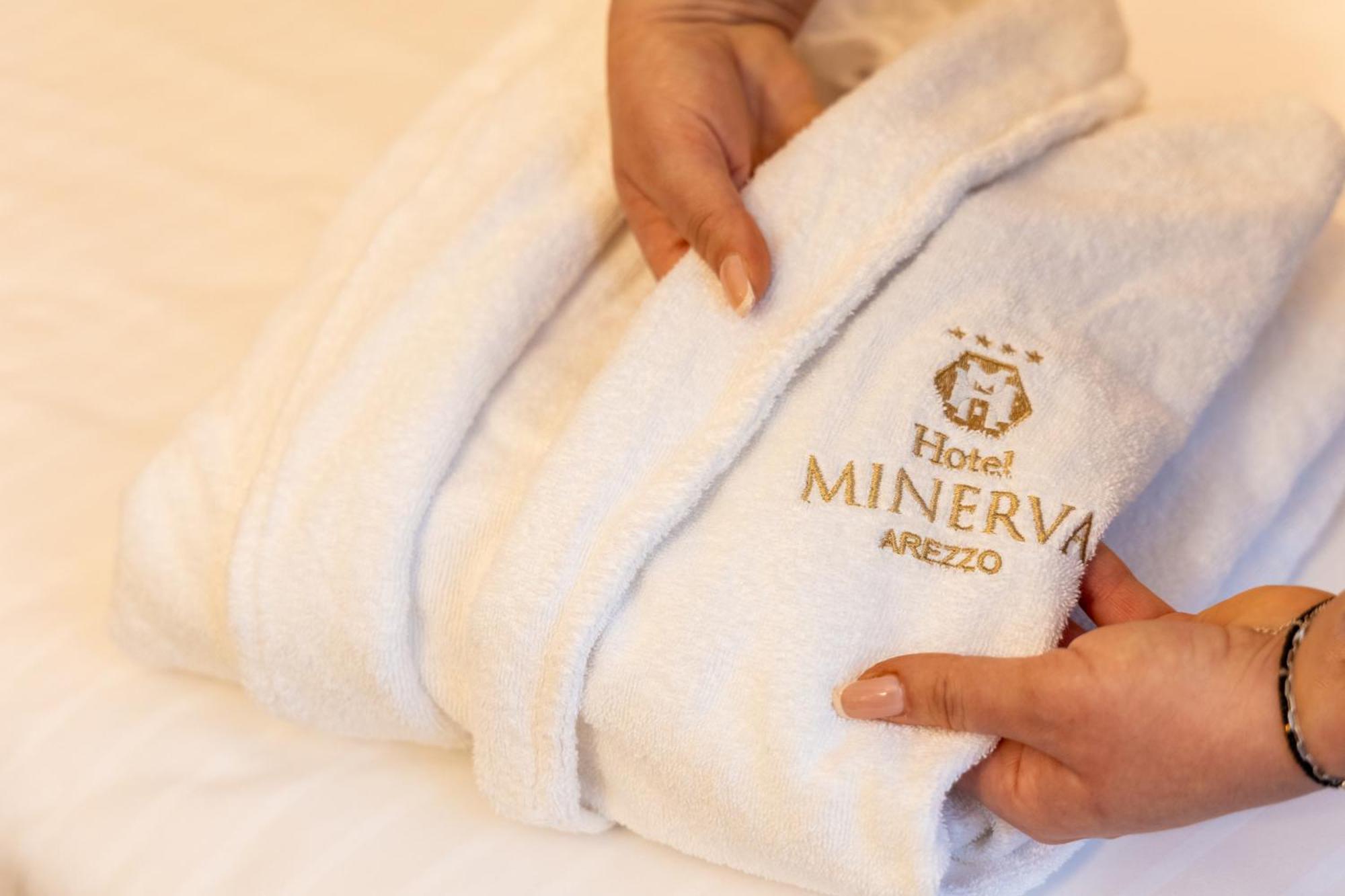 Hotel Minerva Arezzo Bagian luar foto