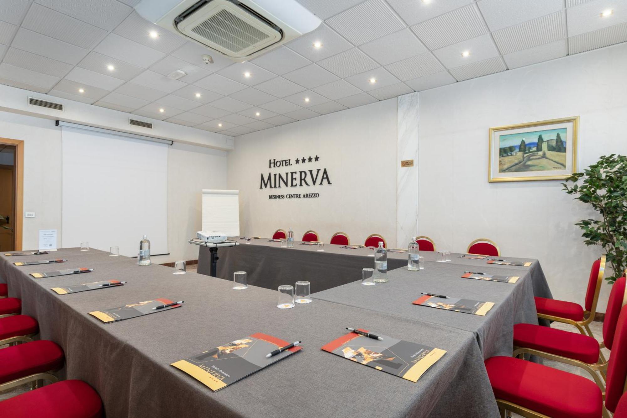 Hotel Minerva Arezzo Bagian luar foto