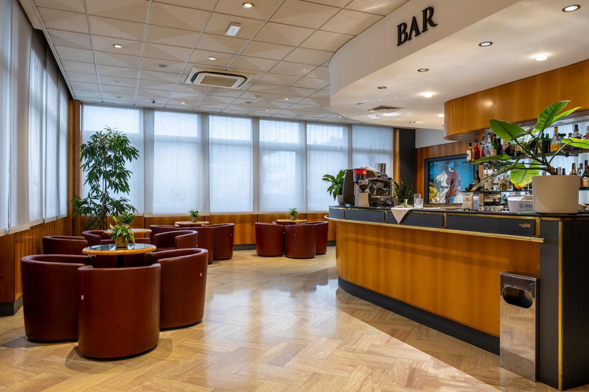 Hotel Minerva Arezzo Bagian luar foto