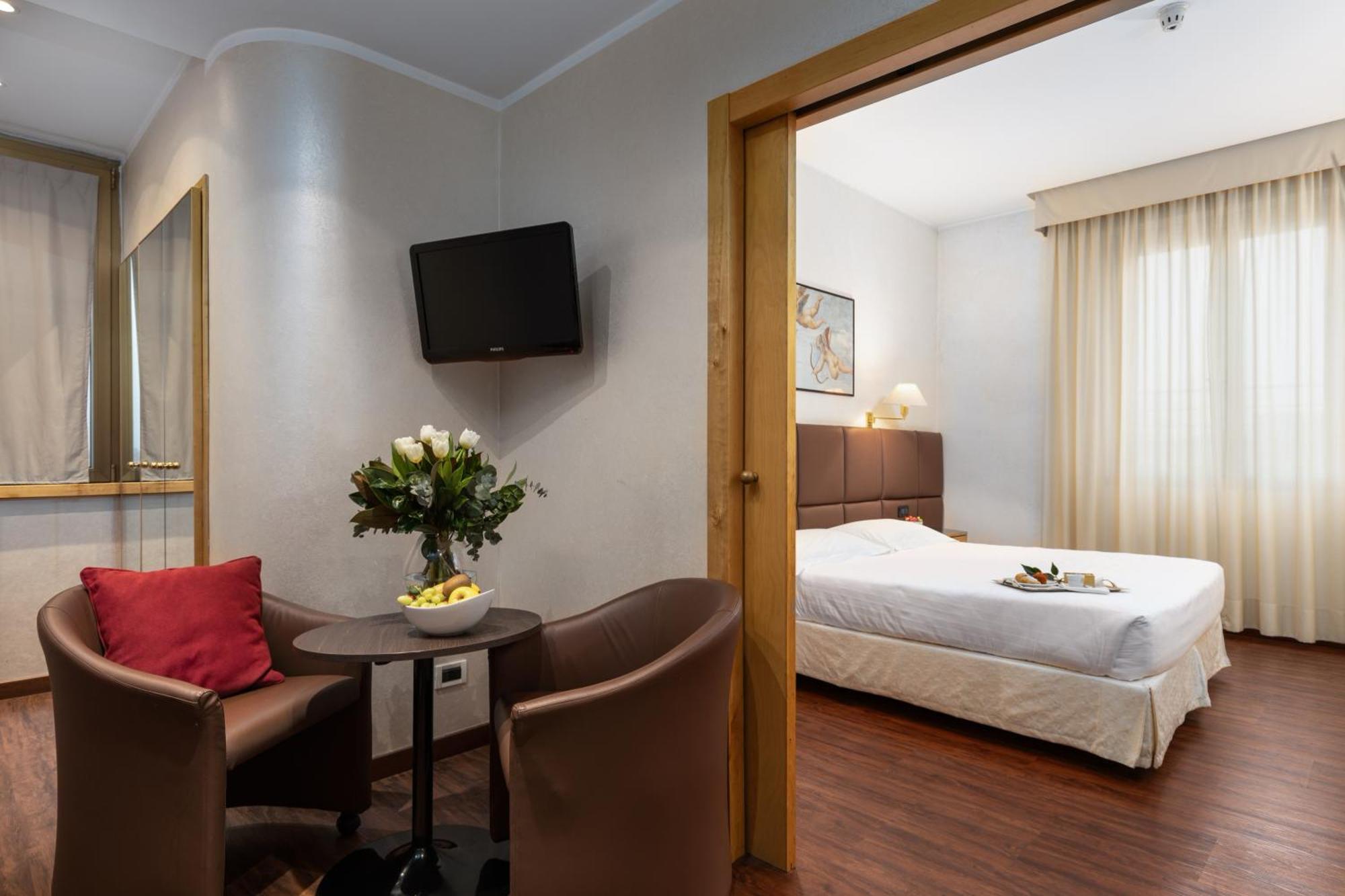 Hotel Minerva Arezzo Bagian luar foto